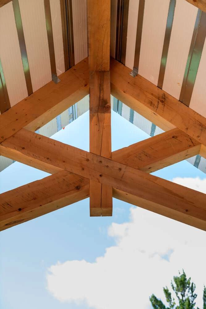 Close up view of the panels directly bolted to the frame of the building. © robert lowdon