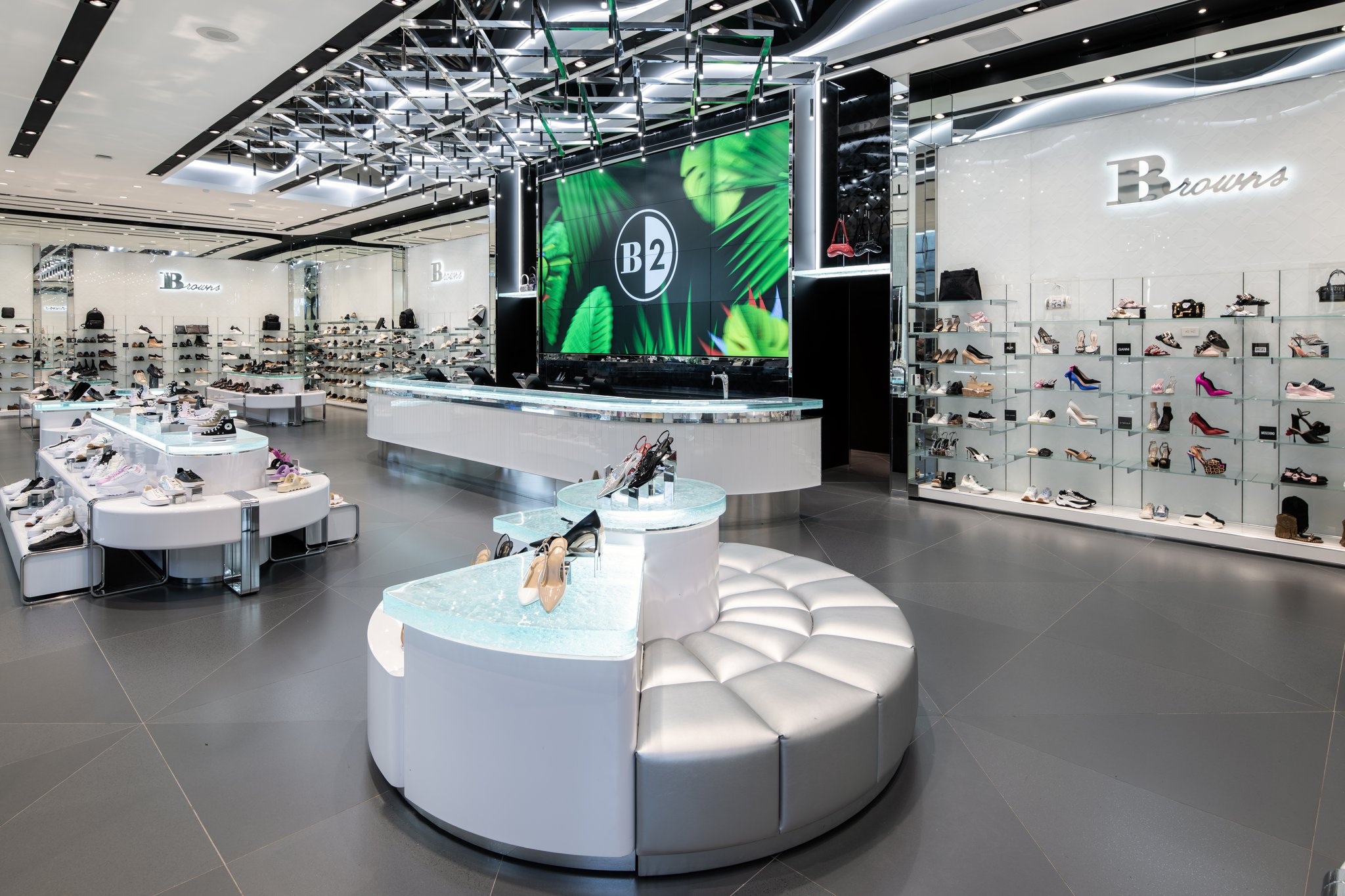 The following is a case study about a retail store photography project we completed for browns shoes, a canadian brand name footwear retailer. Recently two of their flagship stores in toronto received renovations and the purpose of the shoot was to capture images of their sleek new architectural designs and details.