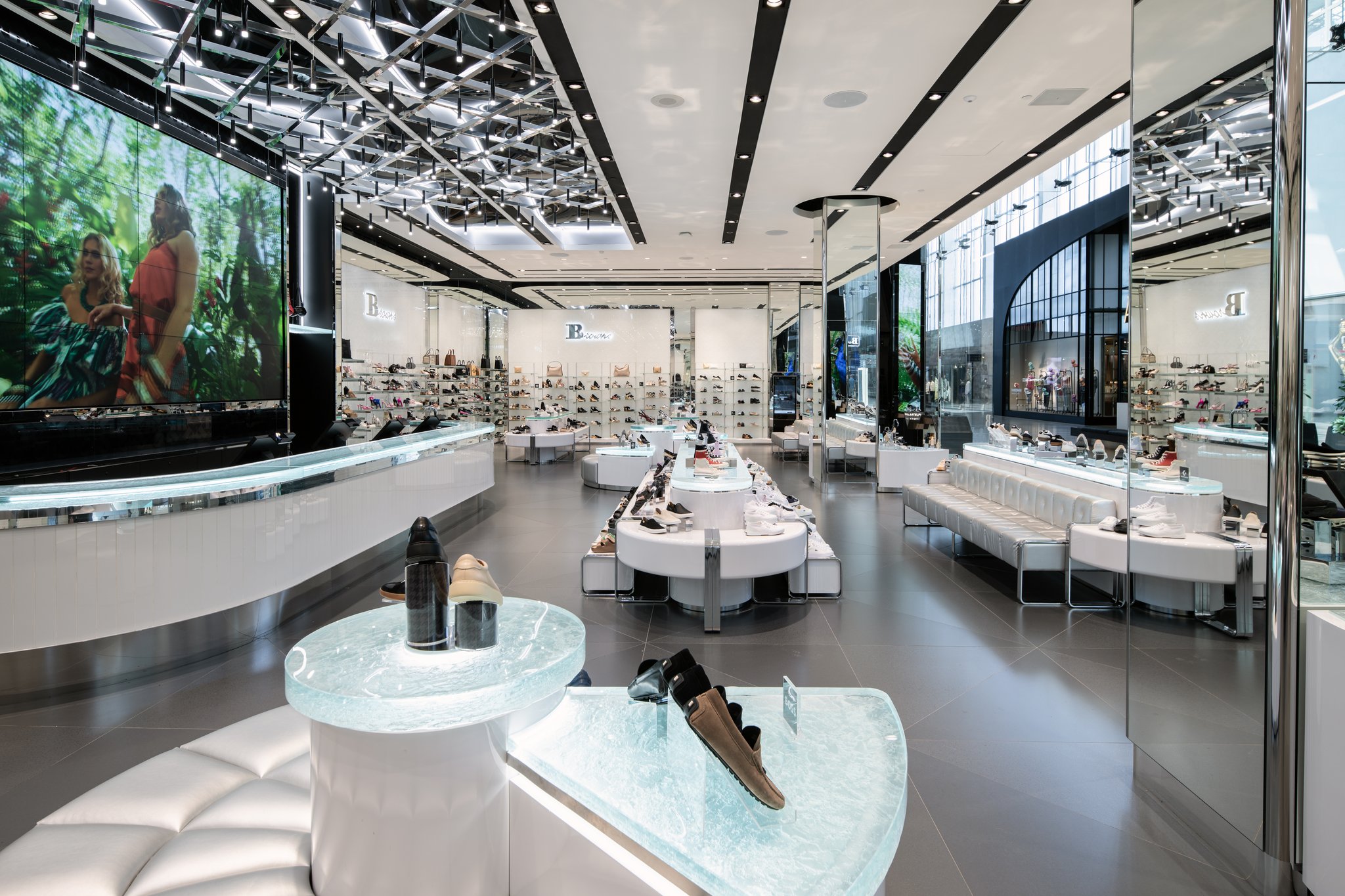 The following is a case study about a retail store photography project we completed for browns shoes, a canadian brand name footwear retailer. Recently two of their flagship stores in toronto received renovations and the purpose of the shoot was to capture images of their sleek new architectural designs and details.