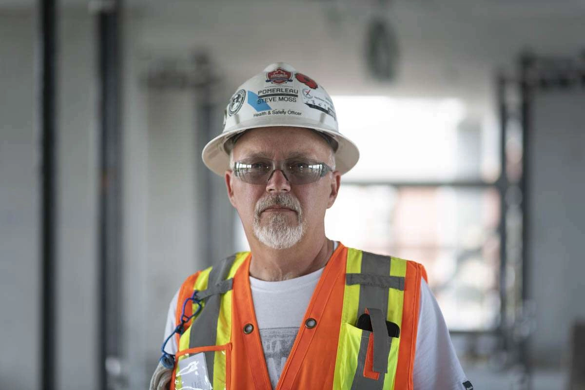 A construction health &amp; safety officer on site. © robert lowdon