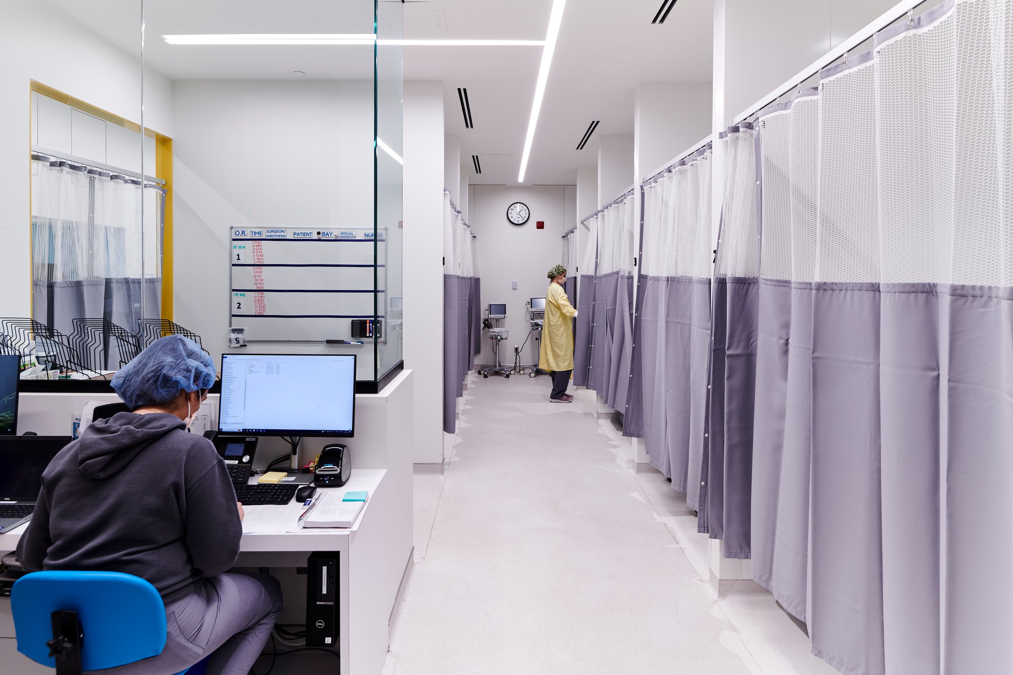 The following is a case study about a medical facility photography project we completed for clearpoint health network, canada's largest independent surgical partner. This project took place at their mississauga location and the overall goal was to provide a photographic overview of one of their medical facilities. Through showcasing their state-of-the-art equipment in their surgical rooms, to the modern design elements, as well as their comfortable, spacious, and inviting recovery rooms, we tailored a photoshoot to tell the story of their business.