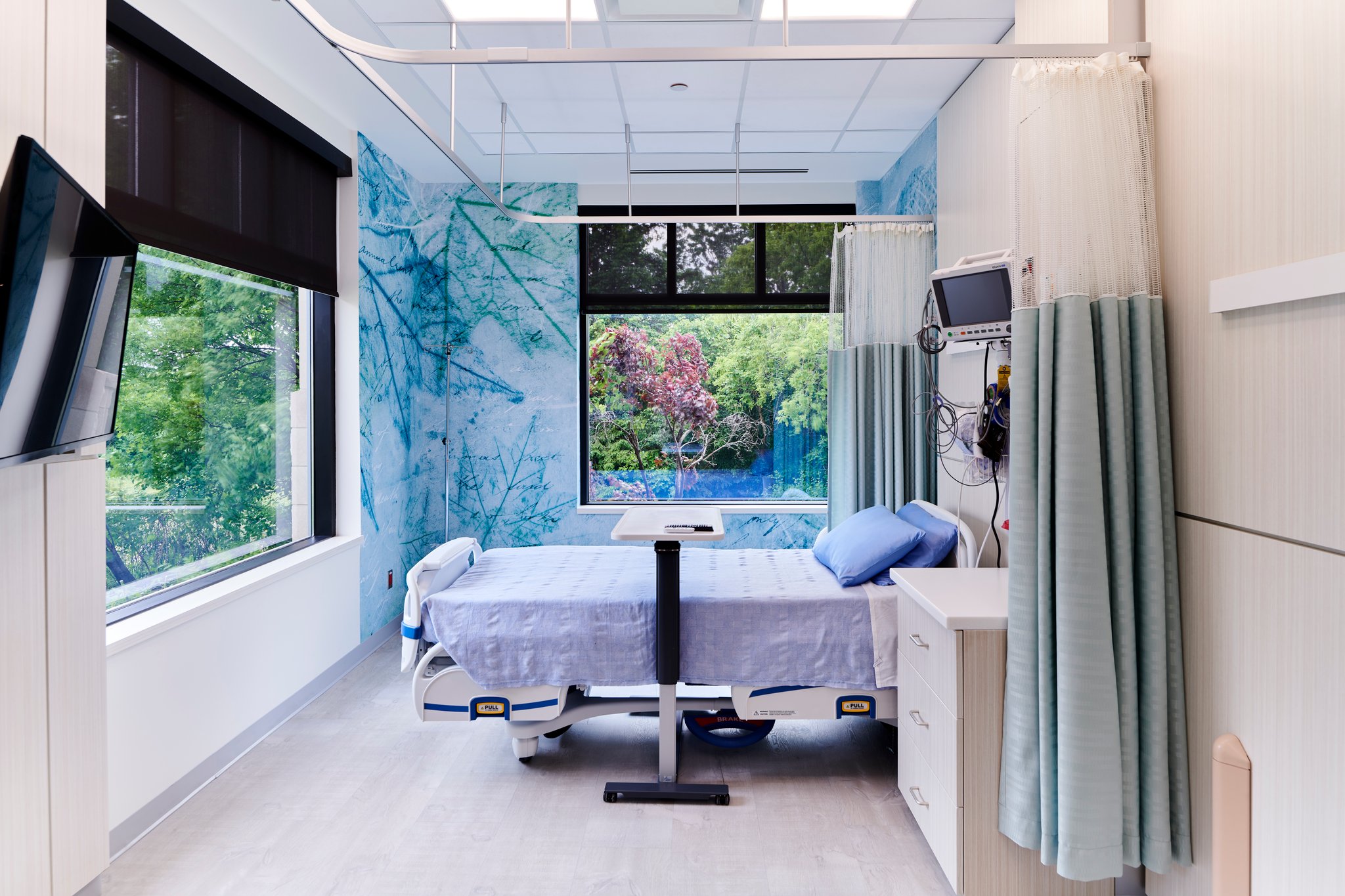 The following is a case study about a medical facility photography project we completed for clearpoint health network, canada's largest independent surgical partner. This project took place at their mississauga location and the overall goal was to provide a photographic overview of one of their medical facilities. Through showcasing their state-of-the-art equipment in their surgical rooms, to the modern design elements, as well as their comfortable, spacious, and inviting recovery rooms, we tailored a photoshoot to tell the story of their business.