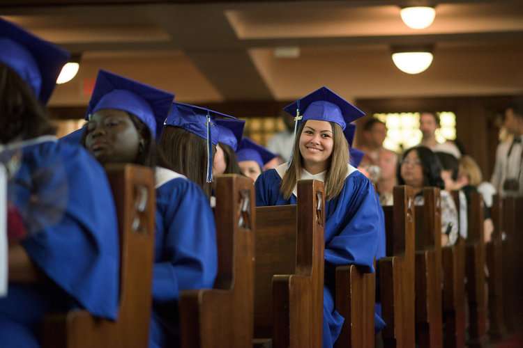 Blog - Editorial Photgrapher Robert Lowdon Cdi 17 A graduation ceremony is a time to celebrate the hard work and achievements of the graduates