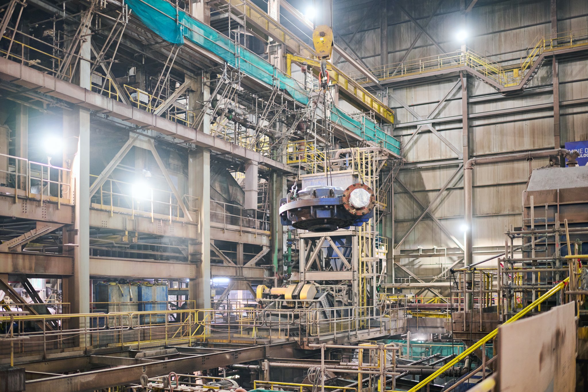 The following is a case study about an industrial mining photography project we completed for metso, a global partner and supplier for businesses in the aggregates, mining, metals refining, and recycling industries. This shoot took place over a 3-day timespan at an iron and ore mining site in northern quebec. The purpose of the project was to capture images, video clips, and team testimonials of metso employees replacing a large piece of machinery for marketing