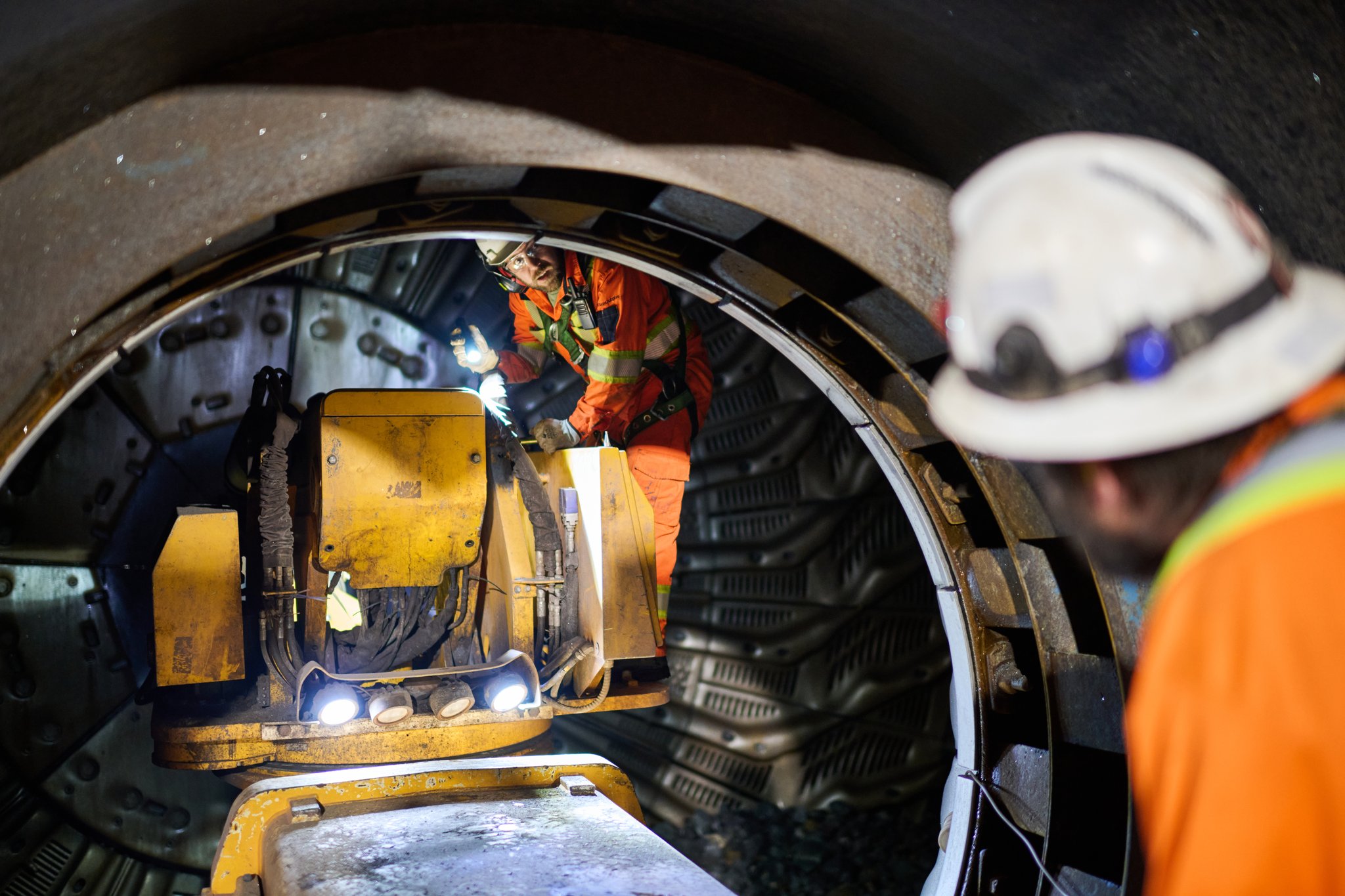 The following is a case study about an industrial mining photography project we completed for metso, a global partner and supplier for businesses in the aggregates, mining, metals refining, and recycling industries. This shoot took place over a 3-day timespan at an iron and ore mining site in northern quebec. The purpose of the project was to capture images, video clips, and team testimonials of metso employees replacing a large piece of machinery for marketing