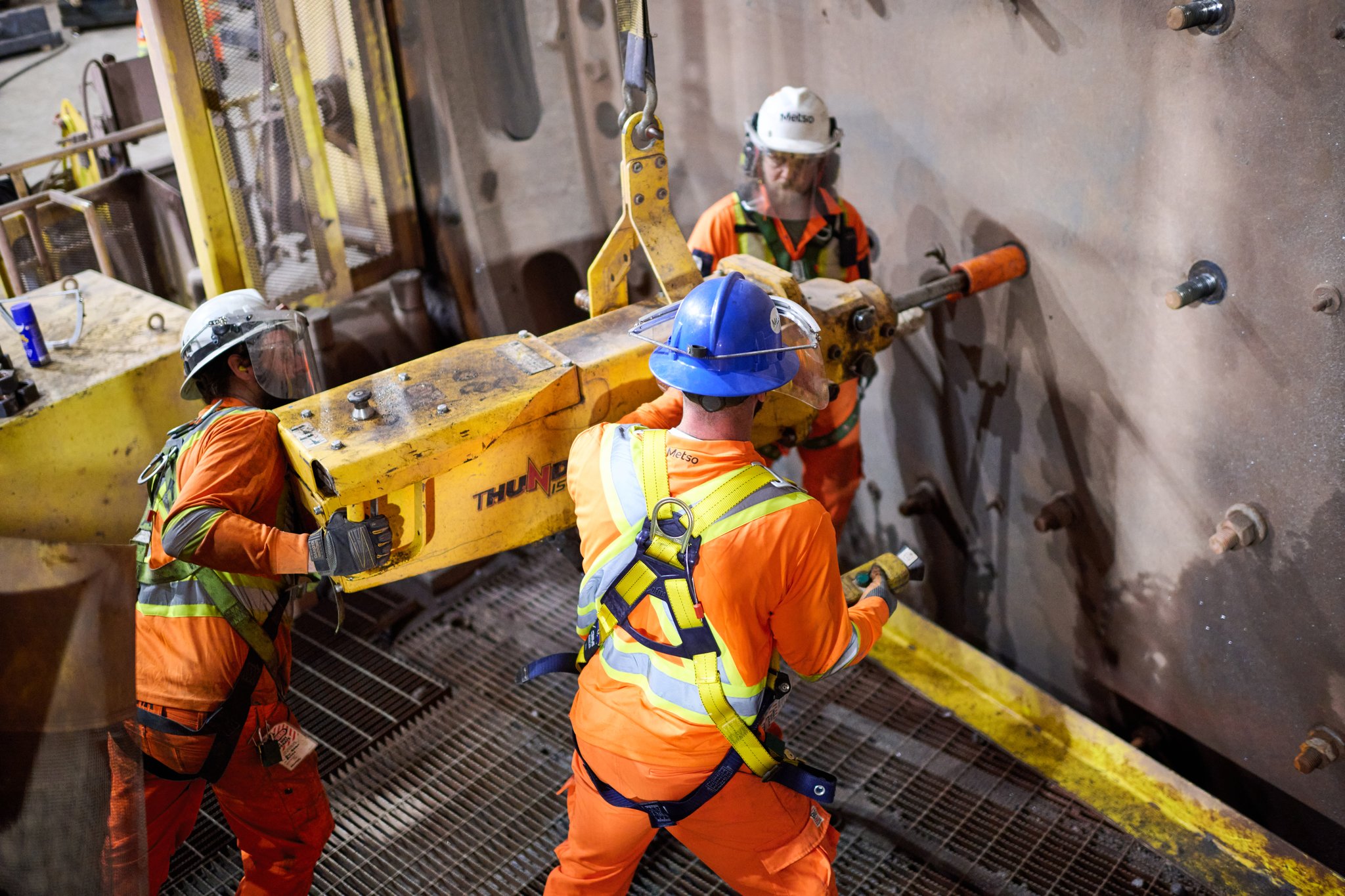 The following is a case study about an industrial mining photography project we completed for metso, a global partner and supplier for businesses in the aggregates, mining, metals refining, and recycling industries. This shoot took place over a 3-day timespan at an iron and ore mining site in northern quebec. The purpose of the project was to capture images, video clips, and team testimonials of metso employees replacing a large piece of machinery for marketing