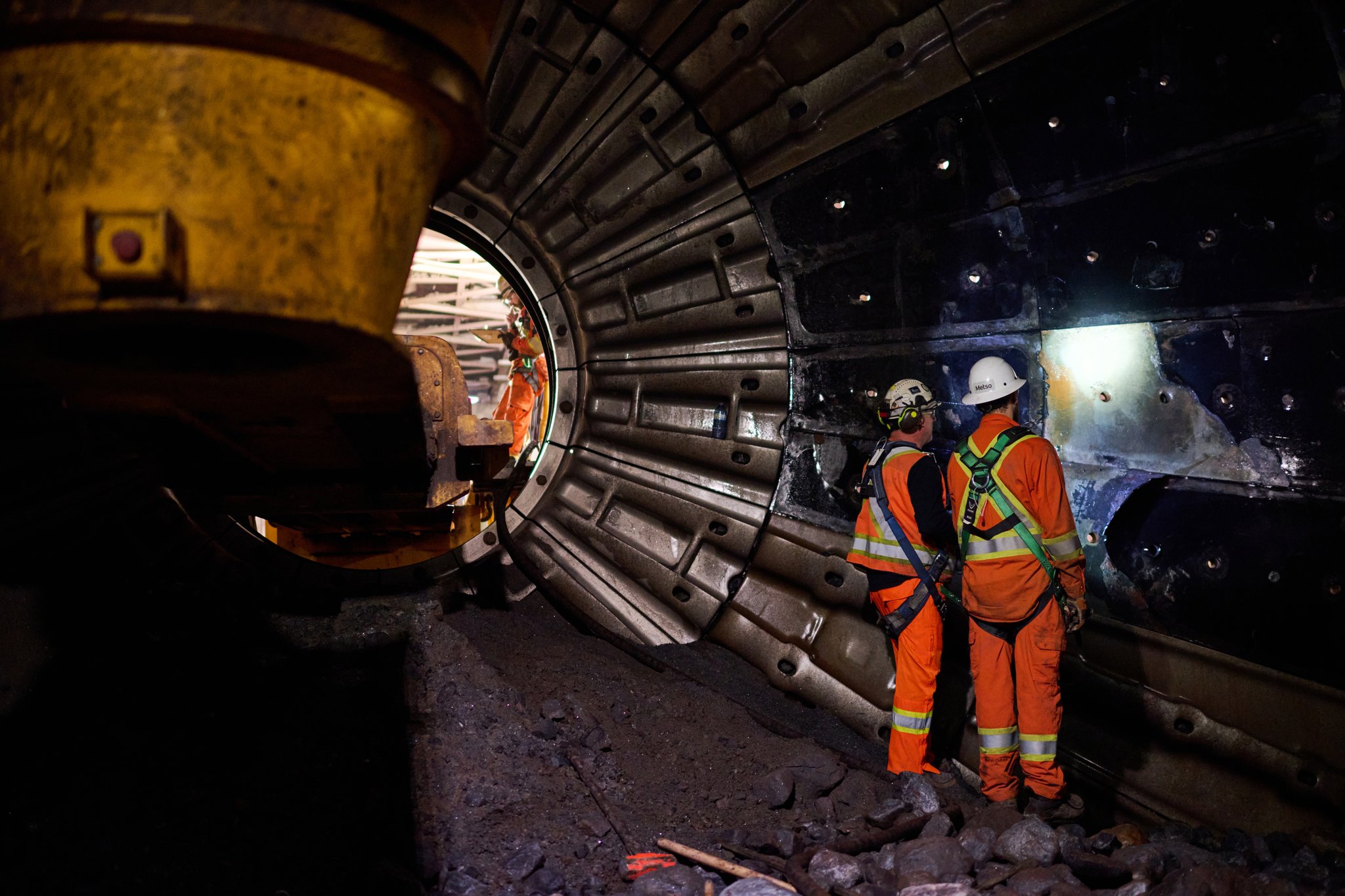 The following is a case study about an industrial mining photography project we completed for metso, a global partner and supplier for businesses in the aggregates, mining, metals refining, and recycling industries. This shoot took place over a 3-day timespan at an iron and ore mining site in northern quebec. The purpose of the project was to capture images, video clips, and team testimonials of metso employees replacing a large piece of machinery for marketing