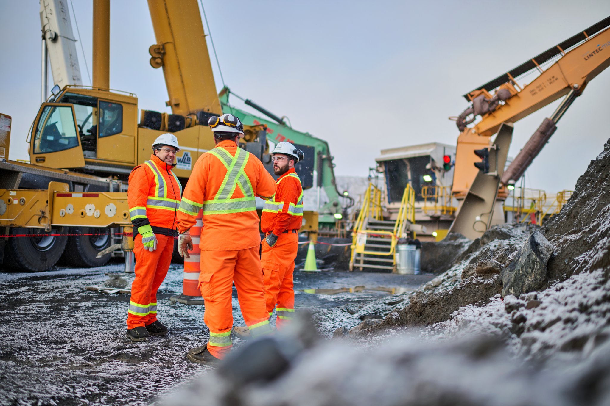 The following is a case study about an industrial mining photography project we completed for metso, a global partner and supplier for businesses in the aggregates, mining, metals refining, and recycling industries. This shoot took place over a 3-day timespan at an iron and ore mining site in northern quebec. The purpose of the project was to capture images, video clips, and team testimonials of metso employees replacing a large piece of machinery for marketing