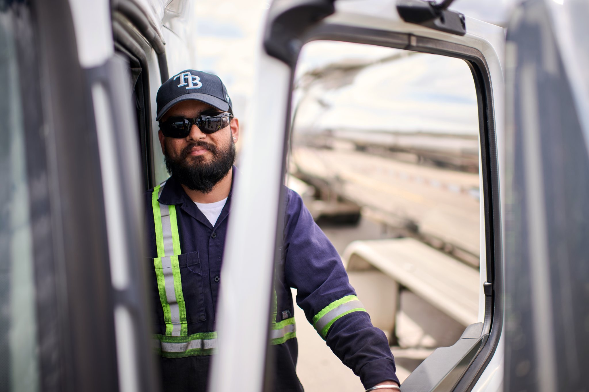 The following is a case study about an industrial transportation photography project we completed for seaboard transport group of companies, a transportation and logistics company with a specialization in the transport of hazardous materials, including bulk petroleum and chemicals. The purpose of the project was to capture images of their drivers, mechanics, and office team working on site at their toronto location.
