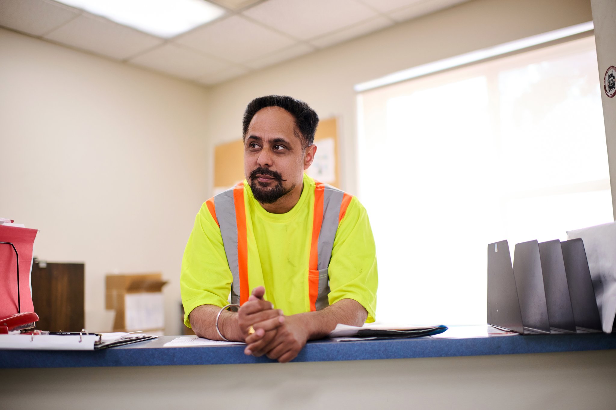 The following is a case study about an industrial transportation photography project we completed for seaboard transport group of companies, a transportation and logistics company with a specialization in the transport of hazardous materials, including bulk petroleum and chemicals. The purpose of the project was to capture images of their drivers, mechanics, and office team working on site at their toronto location.